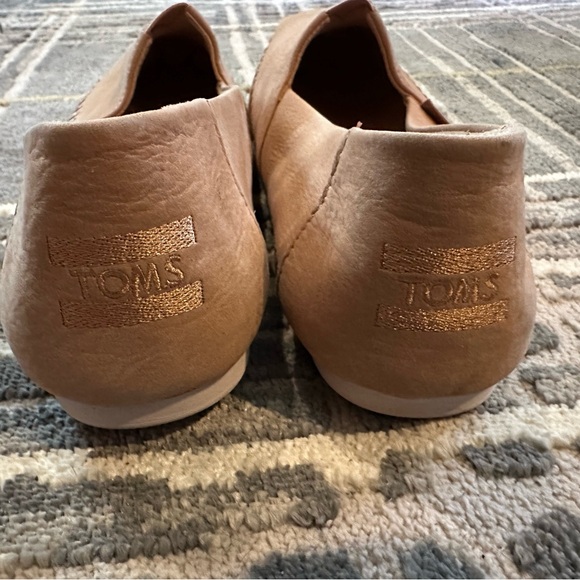 Toms Light Brown Leather Slip-Ons - Picture 4 of 7
